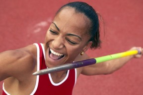 哈登回归赛场，势不可挡首场状态亮眼，独行侠观众沸腾！