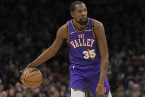 kaiyunsports - 杜兰特迎来十五赛季高光表现，勇士球迷沸腾！